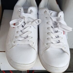 Levi's White Casual Sneakers